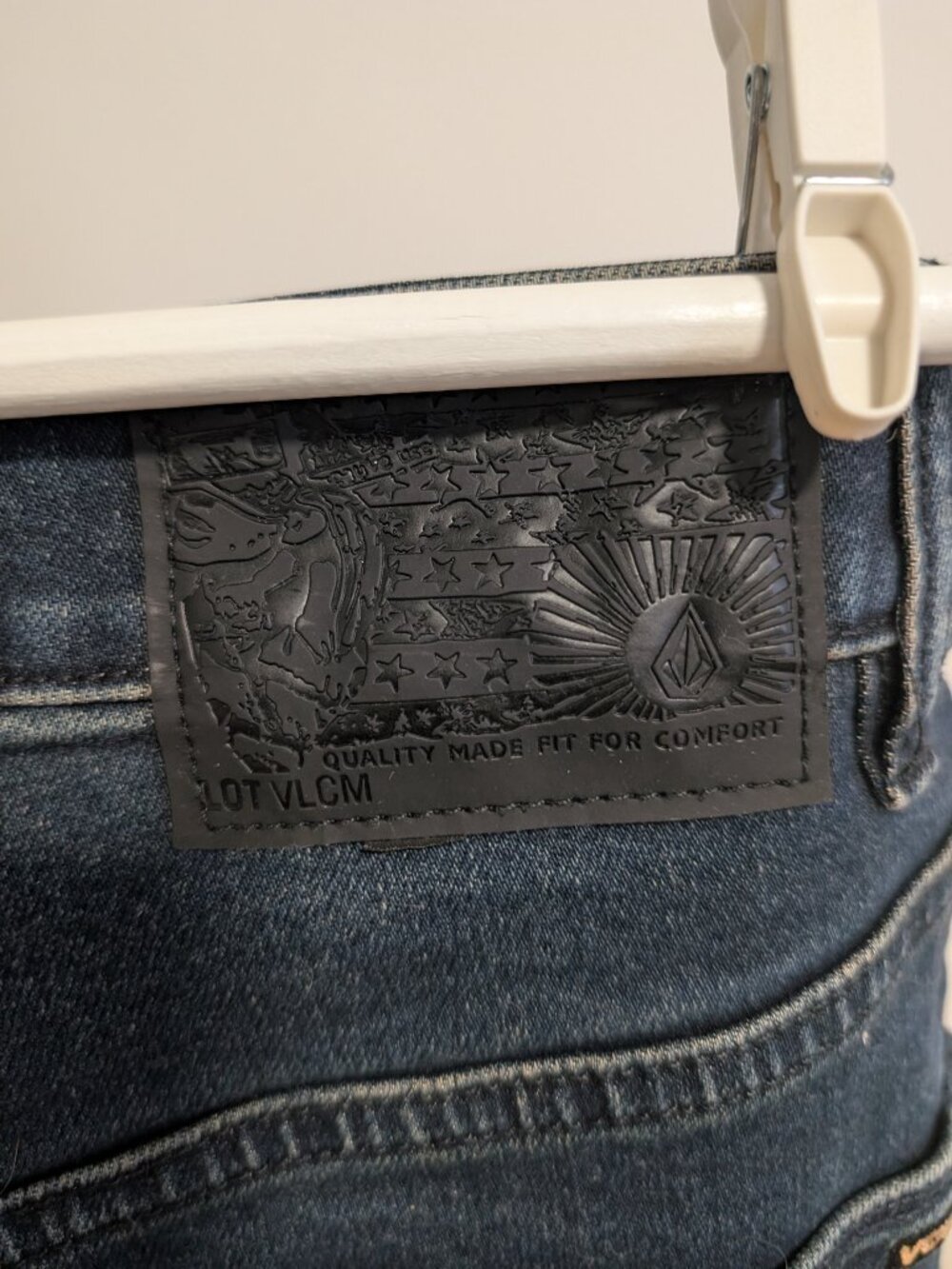 Volcom Men jorts - Picture 2 of 3